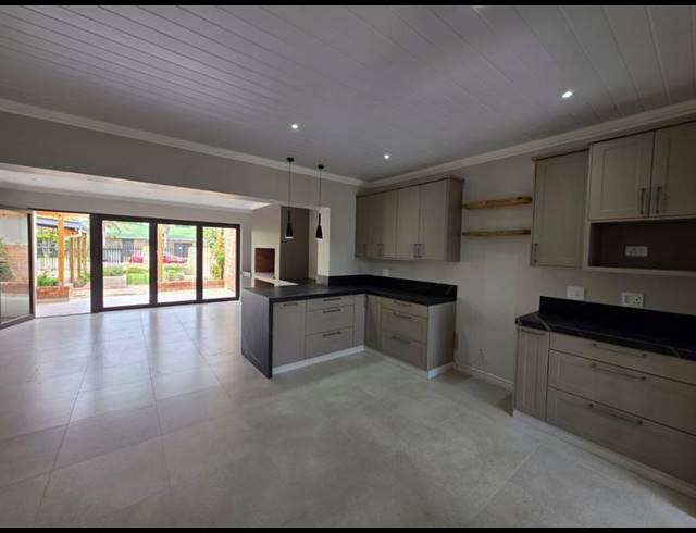 3 BEDROOM HOUSE FOR SALE IN HARTENBOS CENTRAL